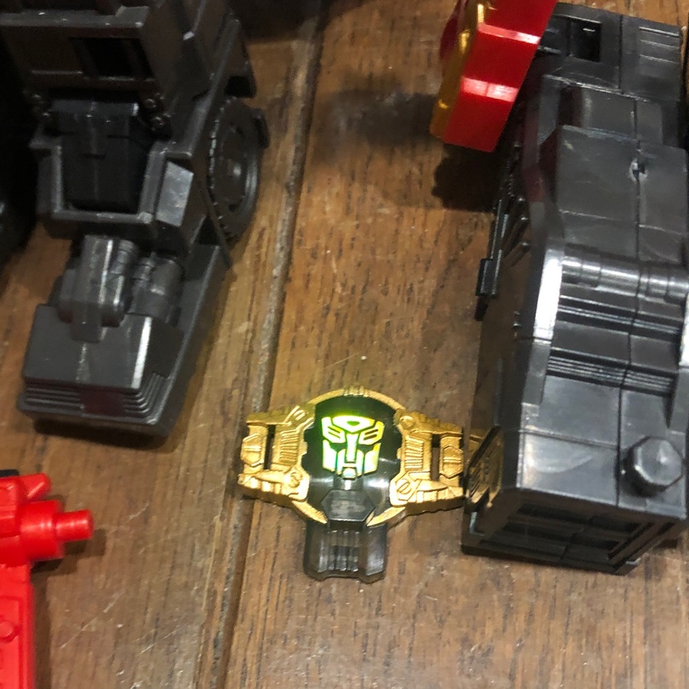 2004 Hasbro Transformers Cybertron Optimus Prime (Primus Unleashed) - Picture 4 of 13